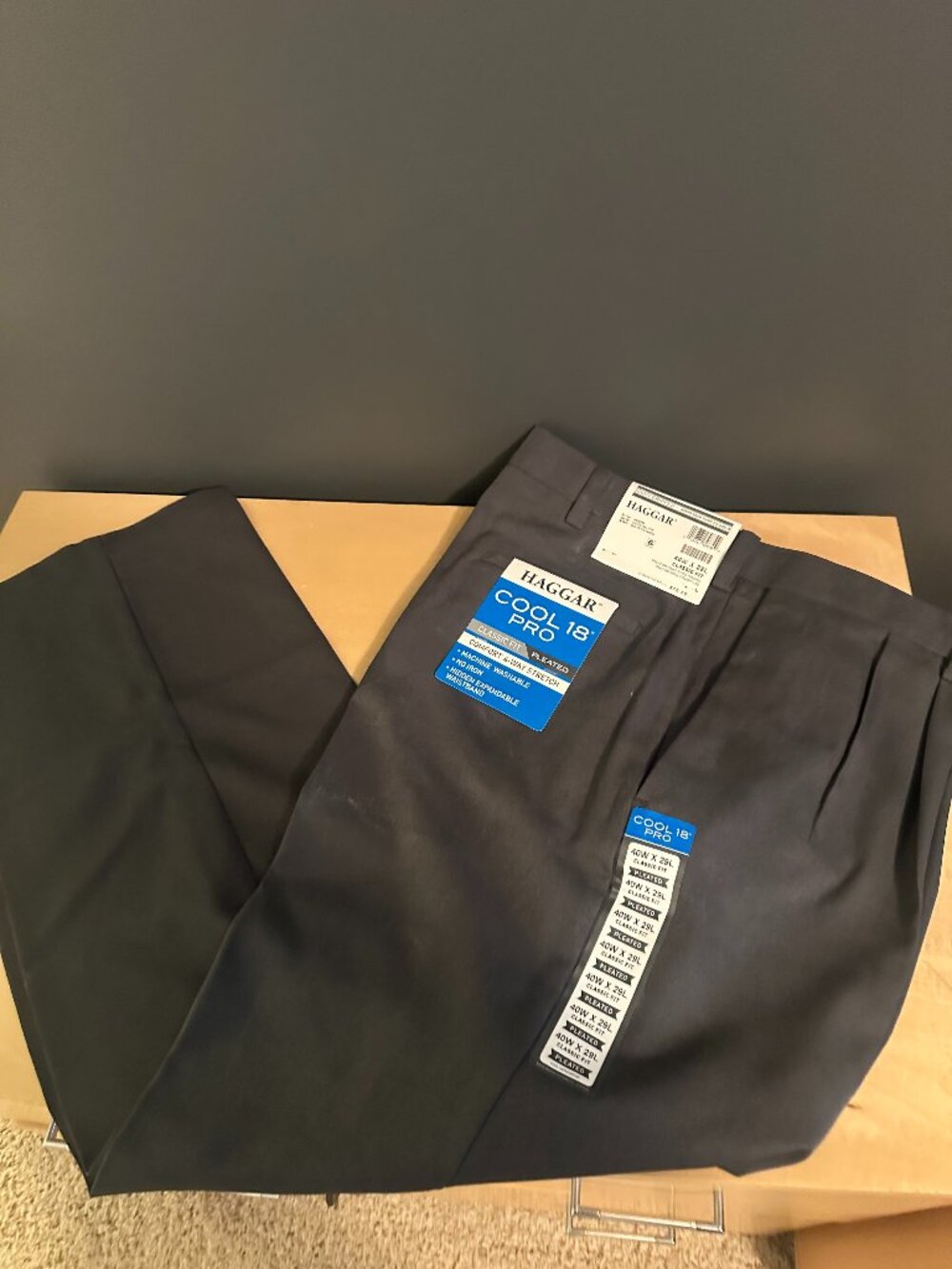 Haggar Cool 18 Pro Dress Pants - 40x29 - Charcoal Gray